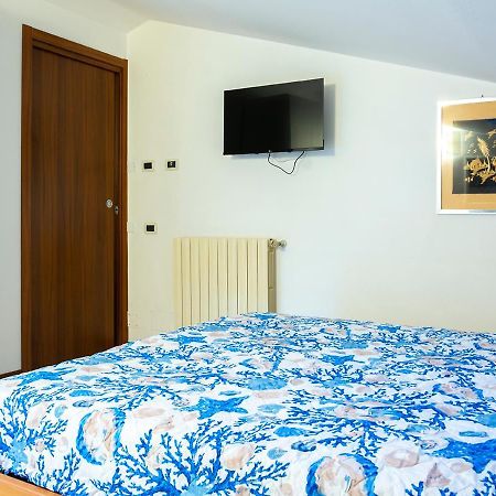 Appartamenti La Casina Порто-Аццурро Екстер'єр фото