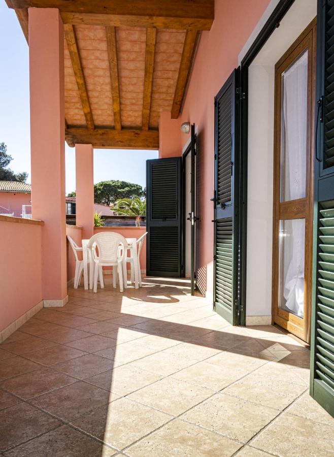 Appartamenti La Casina Порто-Аццурро Екстер'єр фото