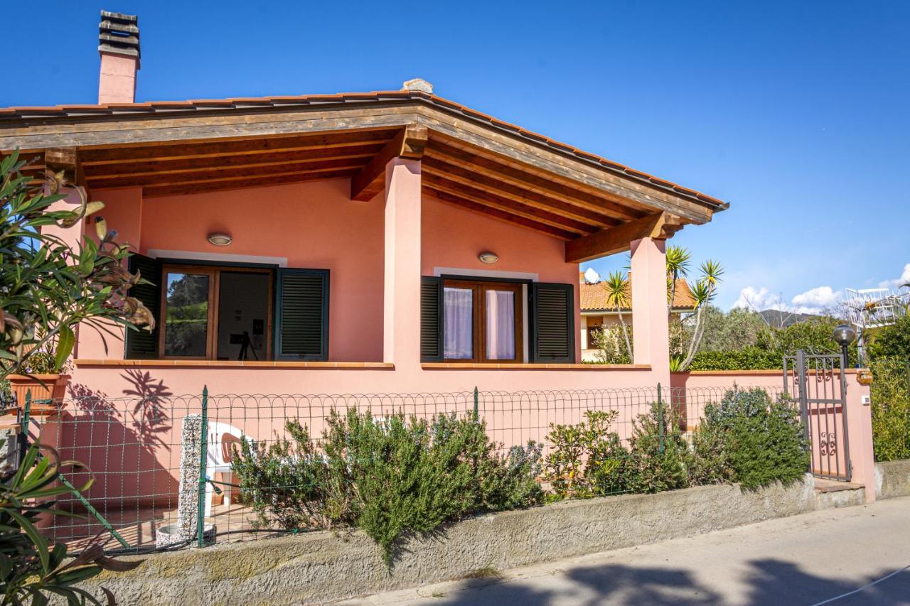 Appartamenti La Casina Порто-Аццурро Екстер'єр фото
