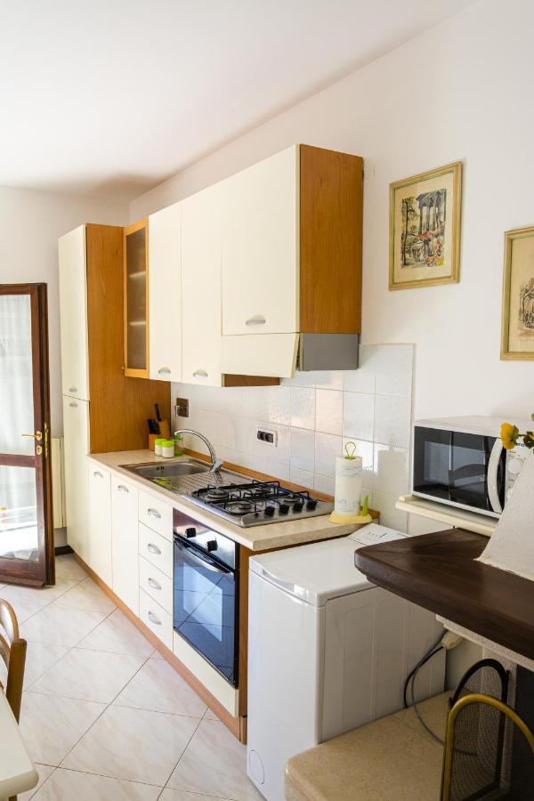 Appartamenti La Casina Порто-Аццурро Екстер'єр фото