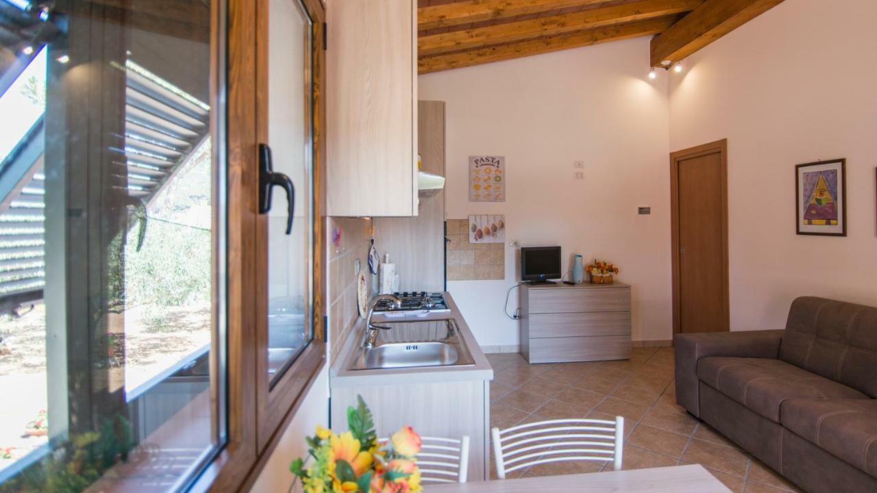 Appartamenti La Casina Порто-Аццурро Екстер'єр фото