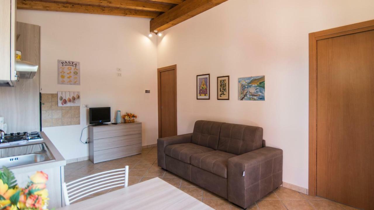 Appartamenti La Casina Порто-Аццурро Екстер'єр фото