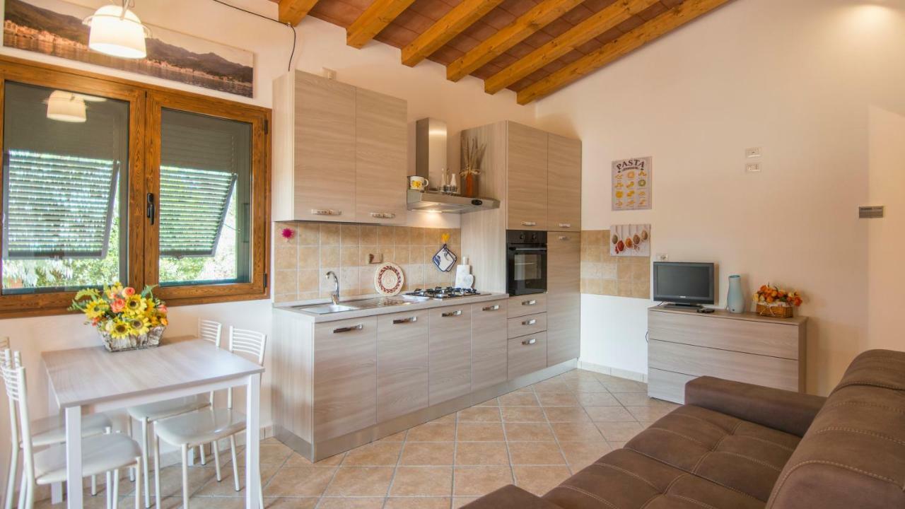 Appartamenti La Casina Порто-Аццурро Екстер'єр фото